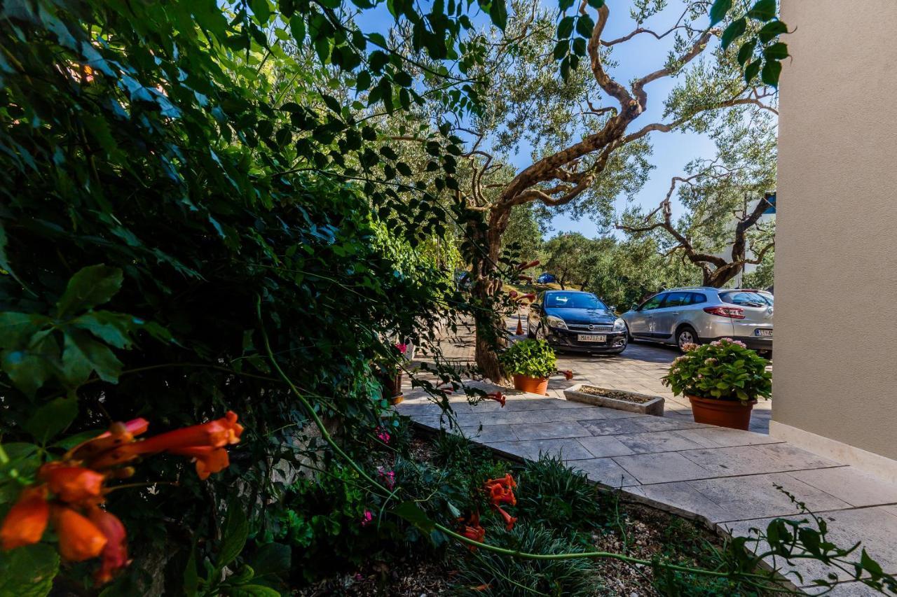 Gujinovic Tučepi Exterior foto